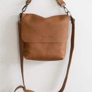 Genuine italian leather crossbody messenger